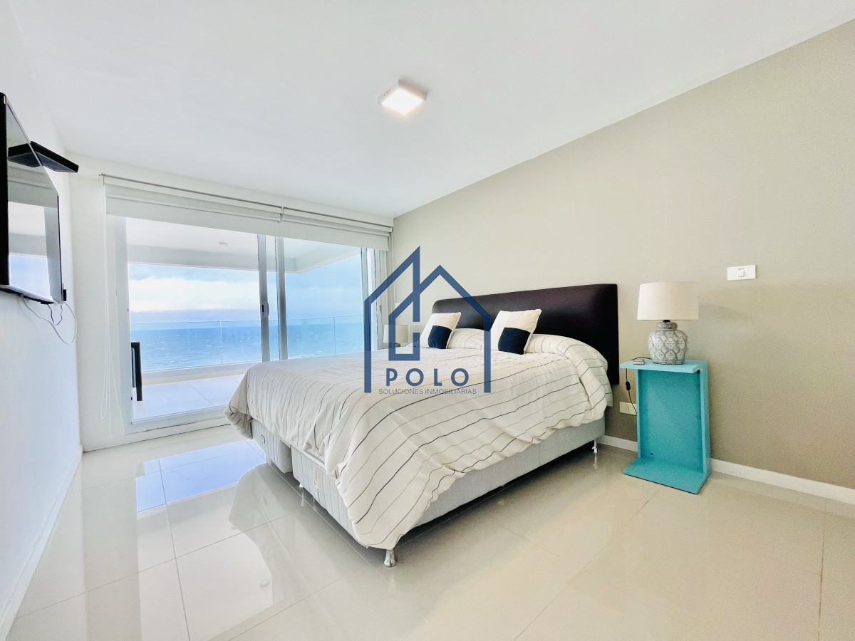 Apartamento ID.111 - Apartamento de 3 Dormitorios y Parrillero Frente al Mar, Playa Mansa