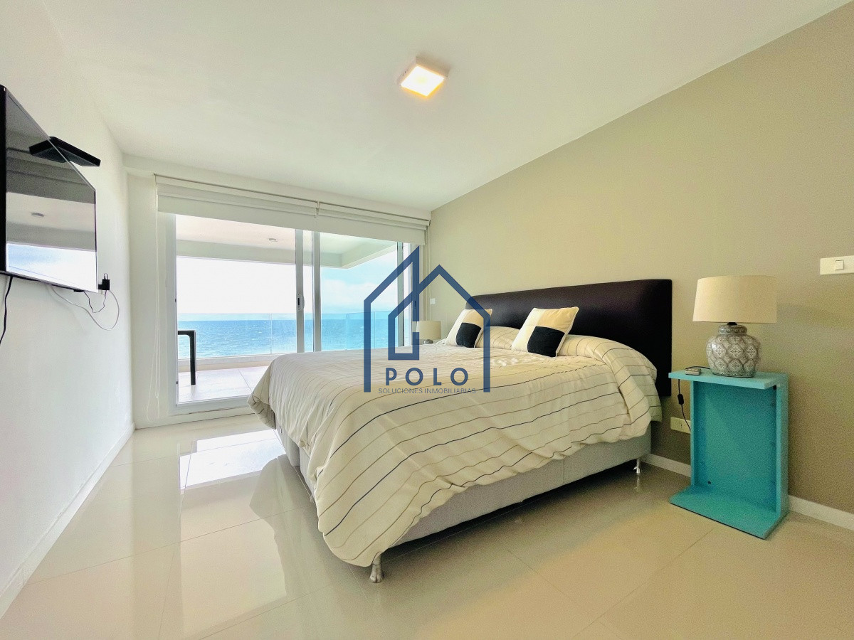 Apartamento ID.111 - Apartamento de 3 Dormitorios y Parrillero Frente al Mar, Playa Mansa
