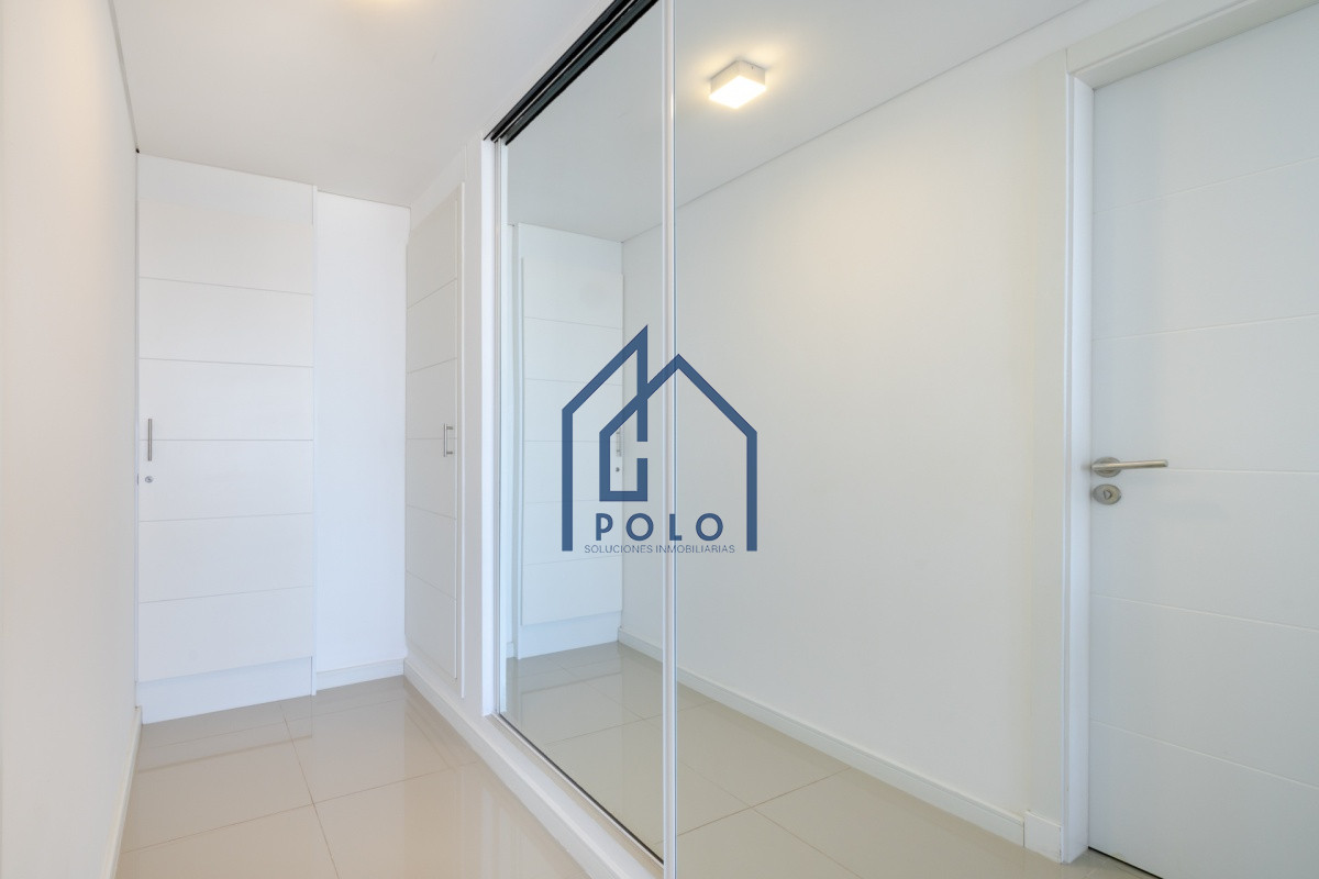 Apartamento ID.115 - Apartamento de 2 Dormitorios en Playa Brava con Vista al Mar - Venta