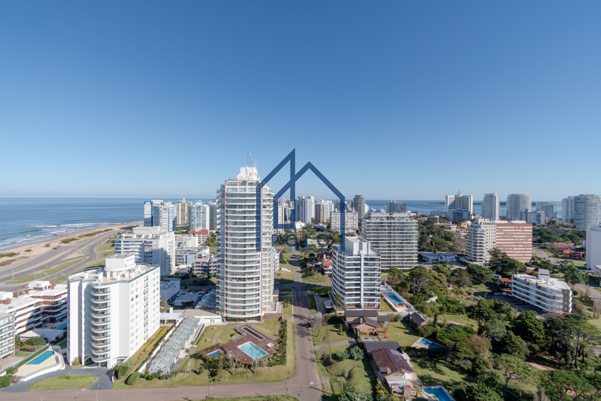 Apartamento ID.115 - Apartamento de 2 Dormitorios en Playa Brava con Vista al Mar - Venta