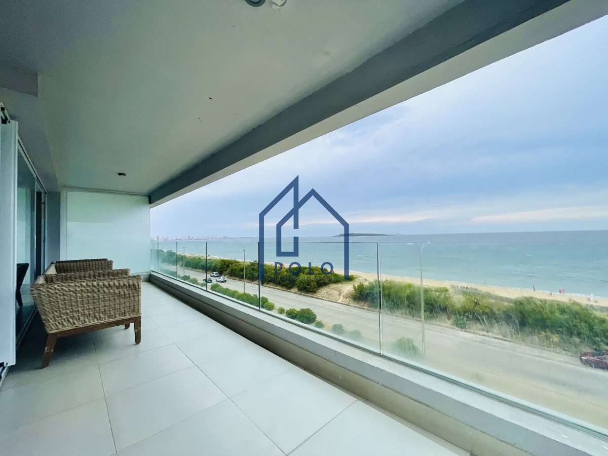 Apartamento ID.111 - Apartamento de 3 Dormitorios y Parrillero Frente al Mar, Playa Mansa