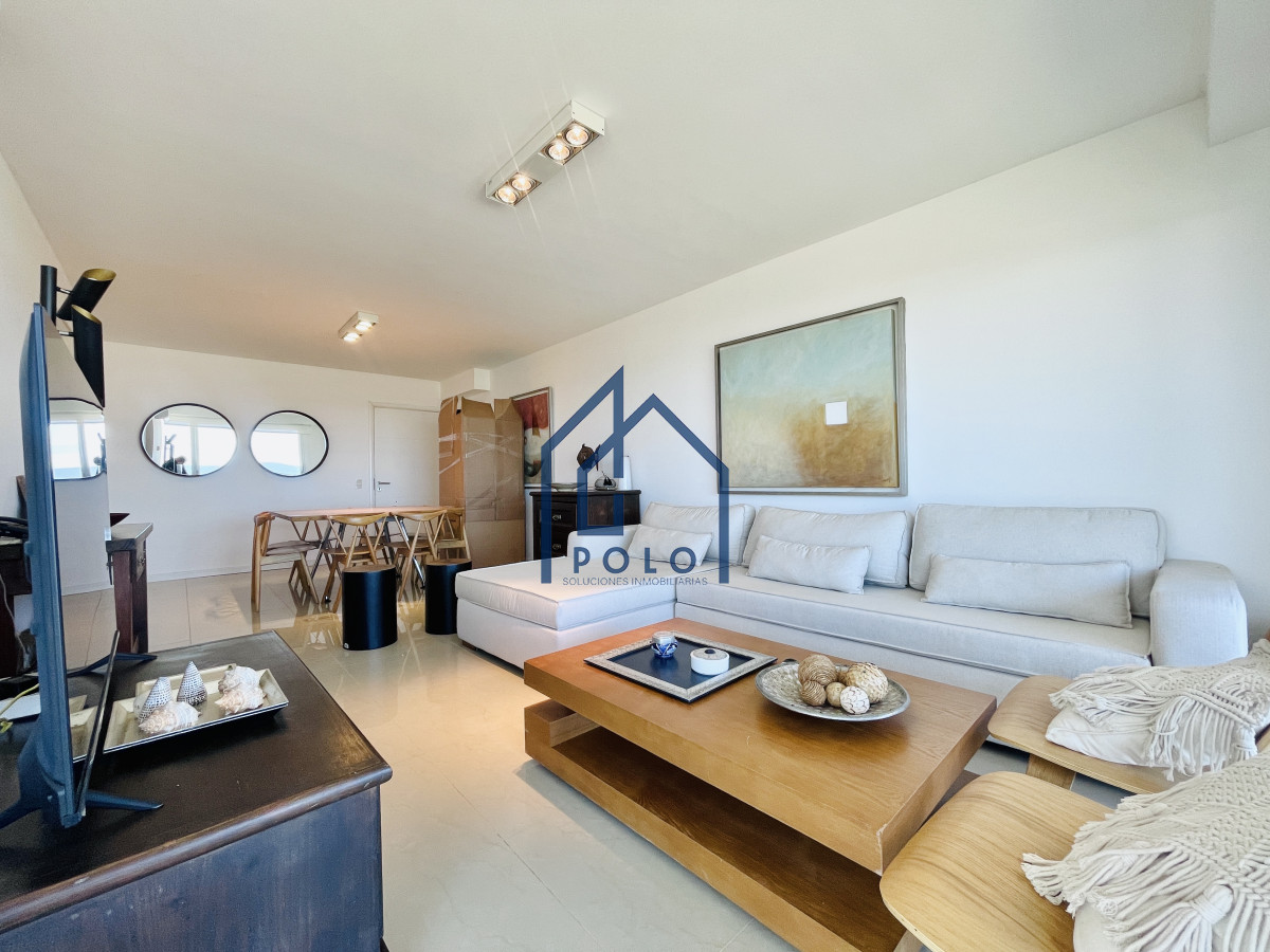 Apartamento ID.151 - Venta Penthouse de 3 Dormitorios en Primera Línea del Mar, Playa Brava Punta del Este