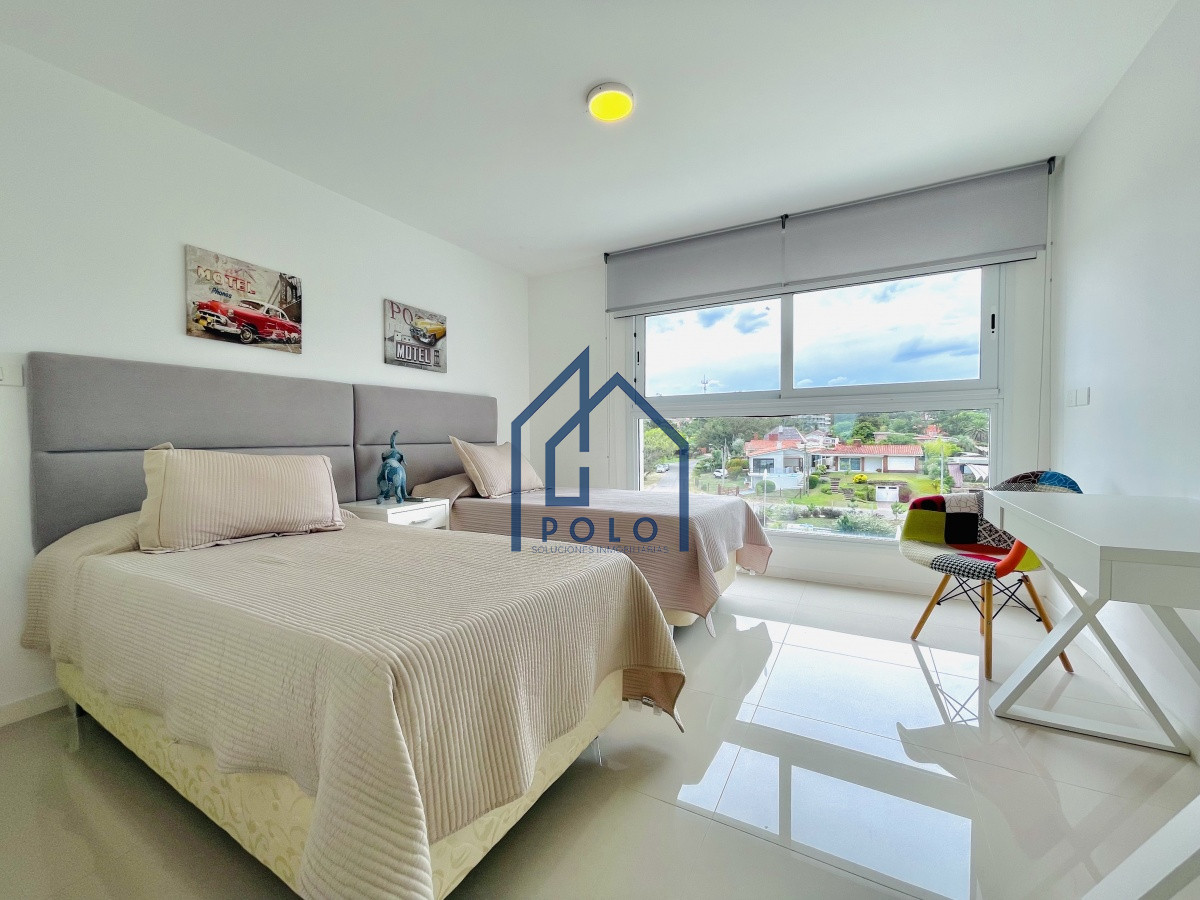 Apartamento ID.111 - Apartamento de 3 Dormitorios y Parrillero Frente al Mar, Playa Mansa