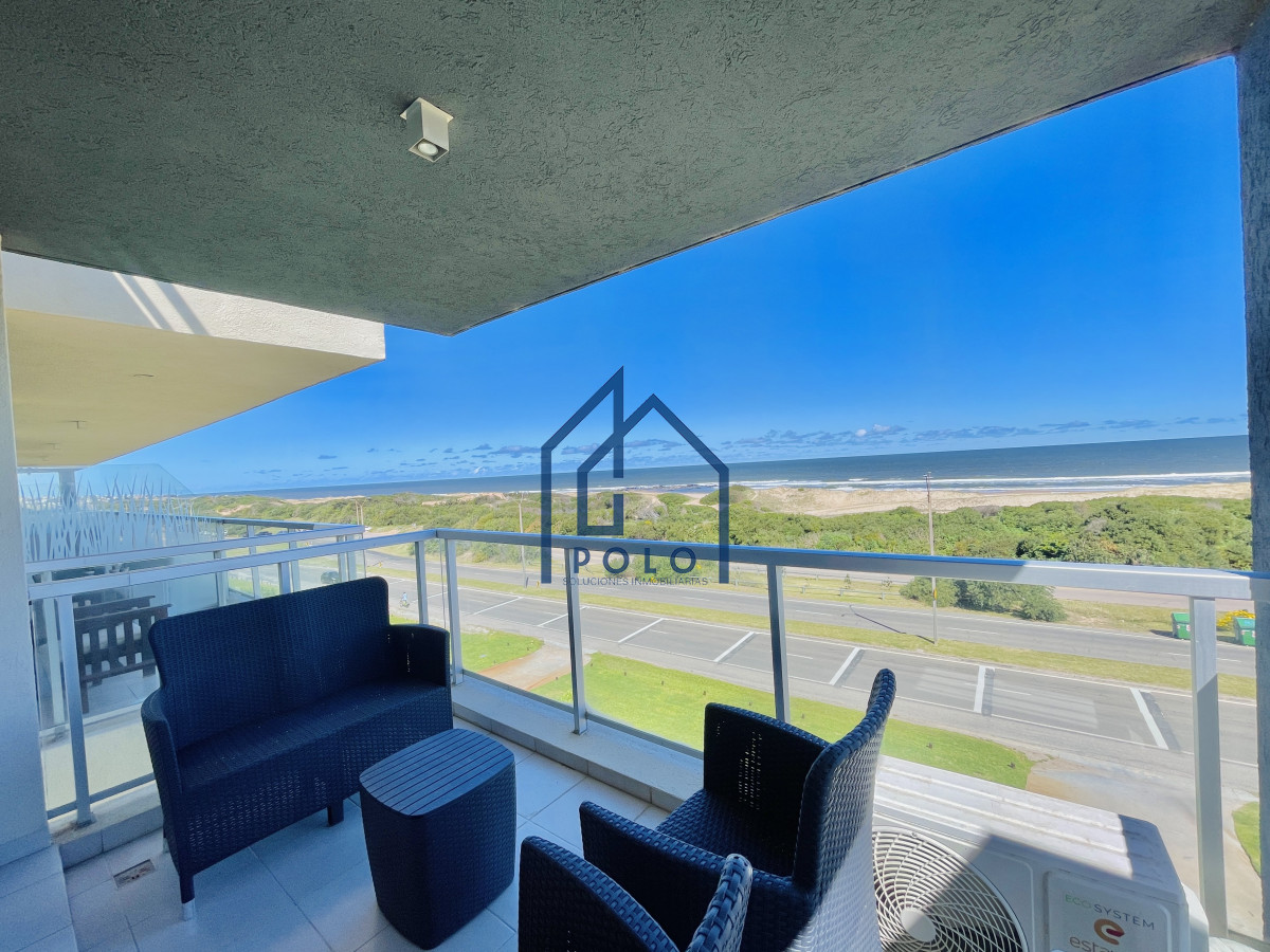 Apartamento ID.151 - Venta Penthouse de 3 Dormitorios en Primera Línea del Mar, Playa Brava Punta del Este