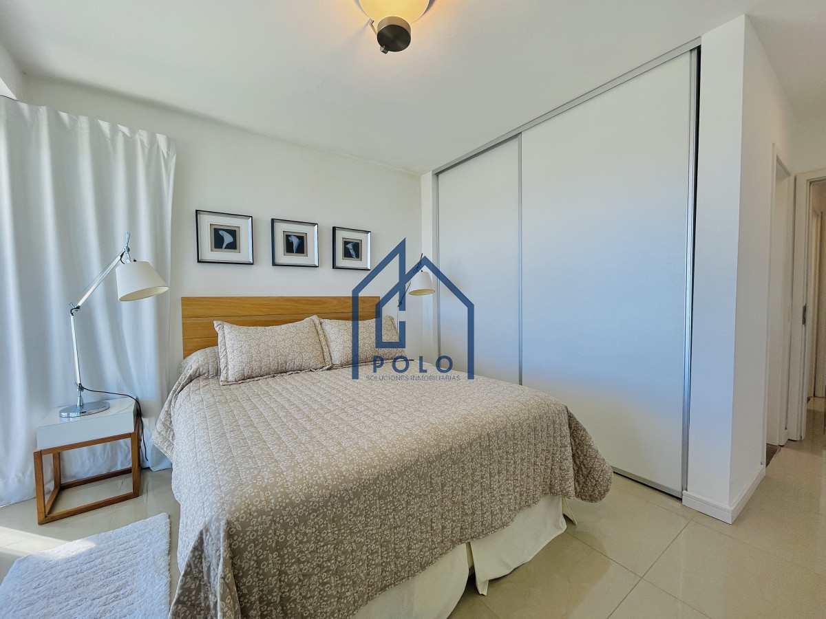 Apartamento ID.151 - Venta Penthouse de 3 Dormitorios en Primera Línea del Mar, Playa Brava Punta del Este