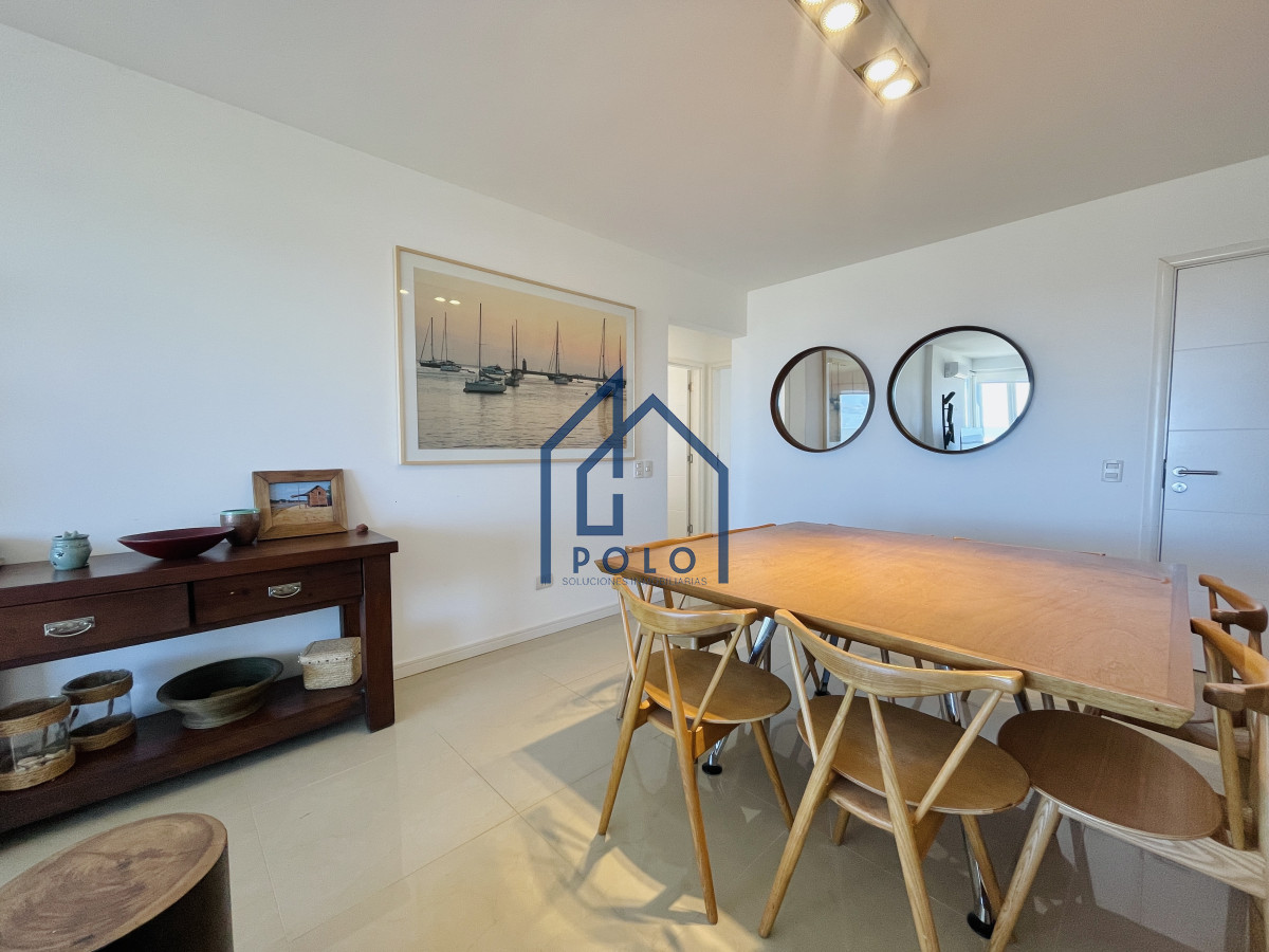 Apartamento ID.151 - Venta Penthouse de 3 Dormitorios en Primera Línea del Mar, Playa Brava Punta del Este