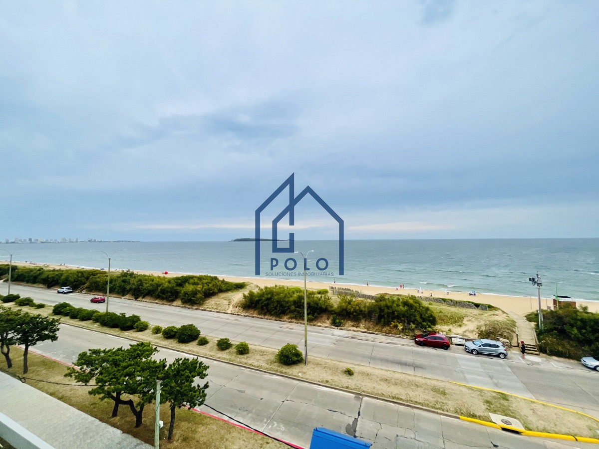 Apartamento ID.111 - Apartamento de 3 Dormitorios y Parrillero Frente al Mar, Playa Mansa
