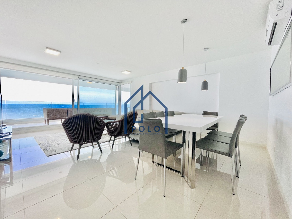 Apartamento ID.111 - Apartamento de 3 Dormitorios y Parrillero Frente al Mar, Playa Mansa