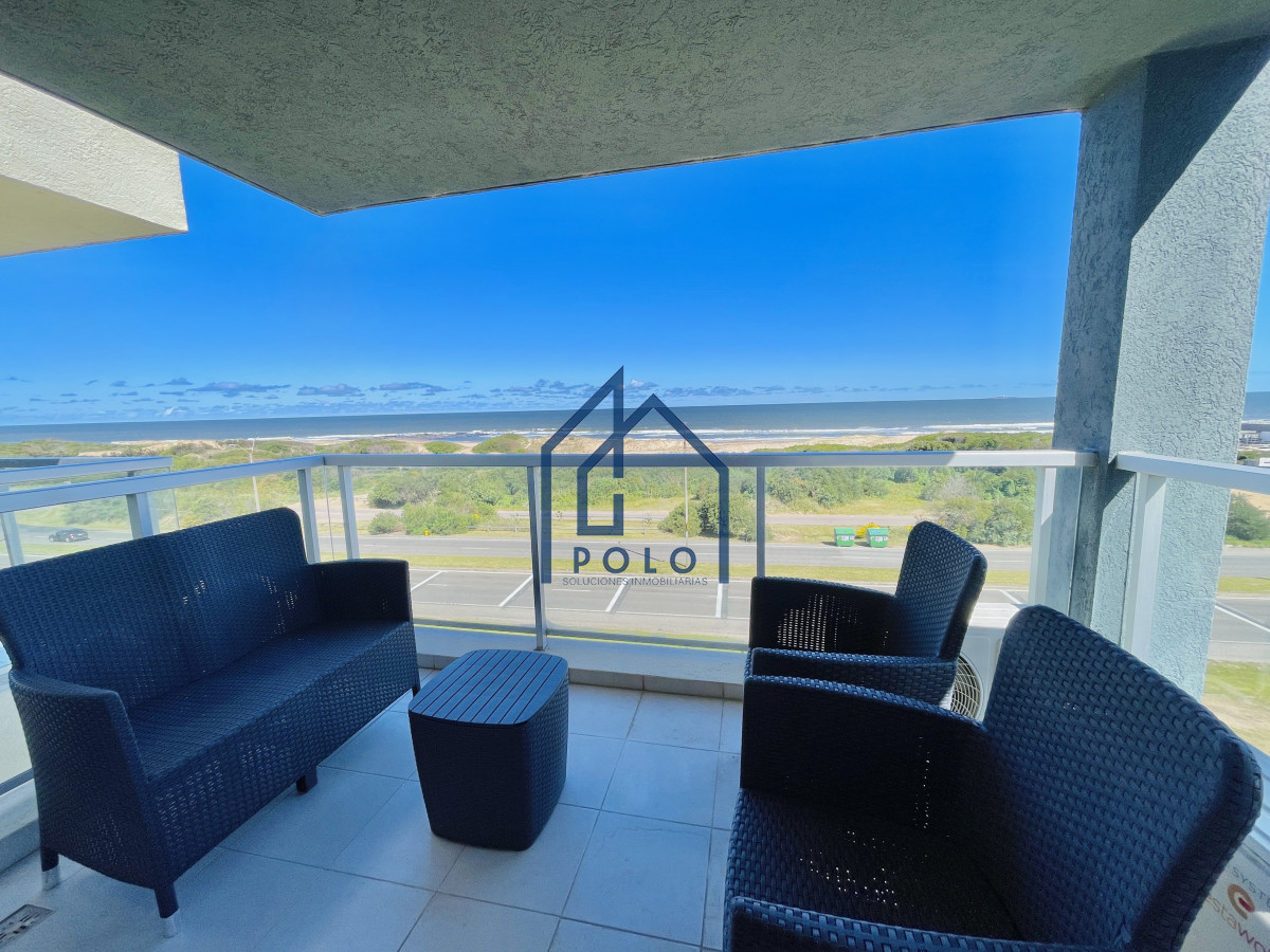 Apartamento ID.151 - Venta Penthouse de 3 Dormitorios en Primera Línea del Mar, Playa Brava Punta del Este