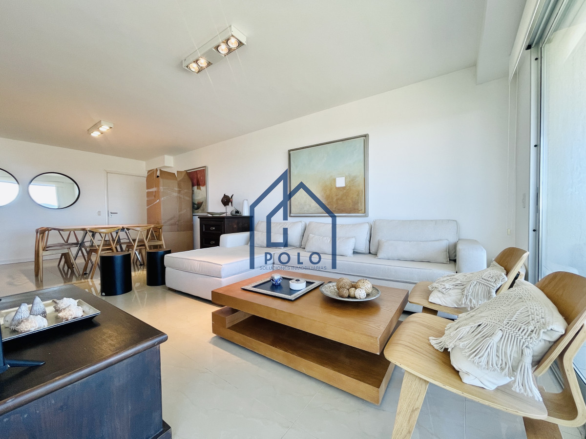 Apartamento ID.151 - Venta Penthouse de 3 Dormitorios en Primera Línea del Mar, Playa Brava Punta del Este