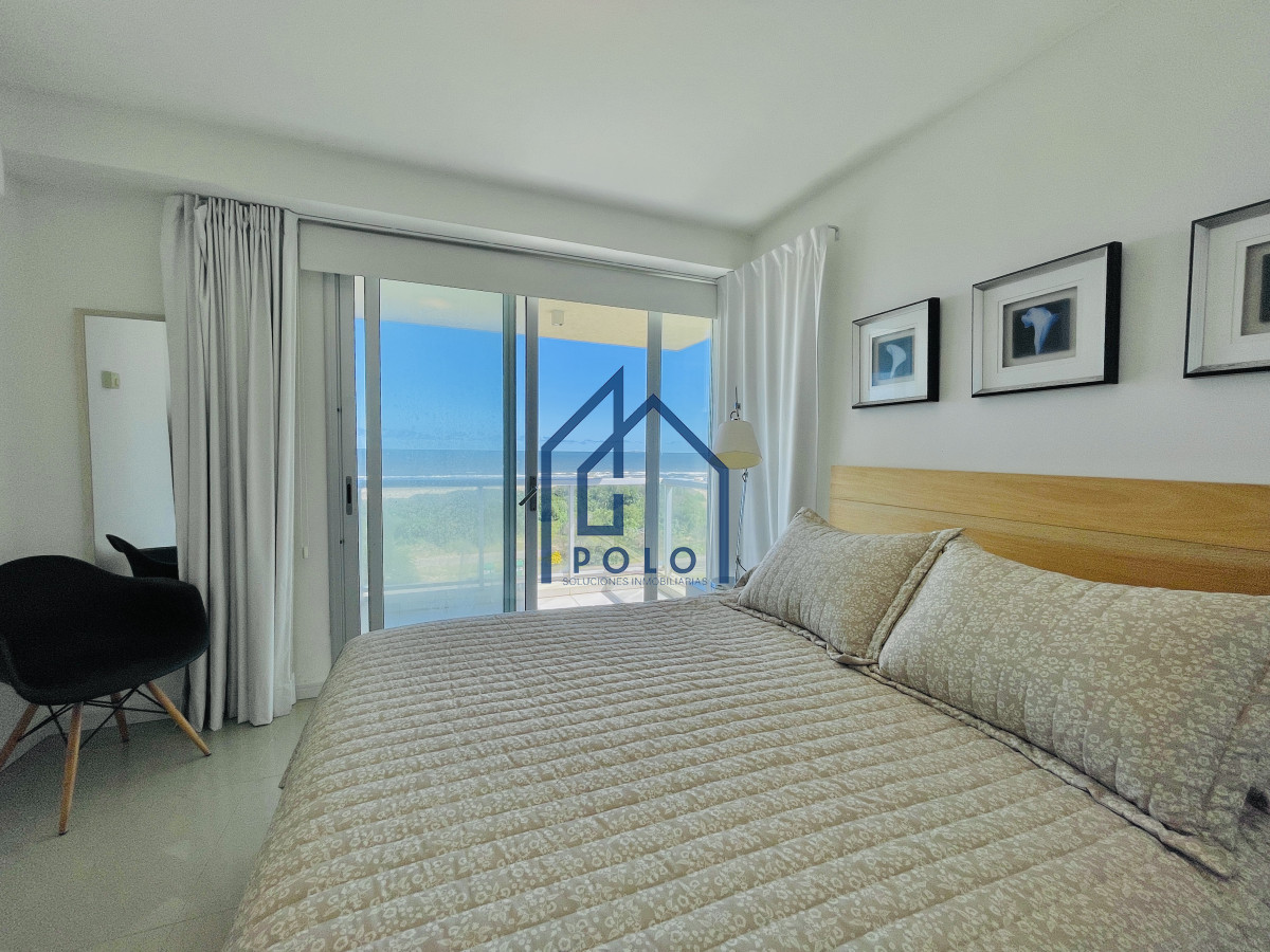 Apartamento ID.151 - Venta Penthouse de 3 Dormitorios en Primera Línea del Mar, Playa Brava Punta del Este