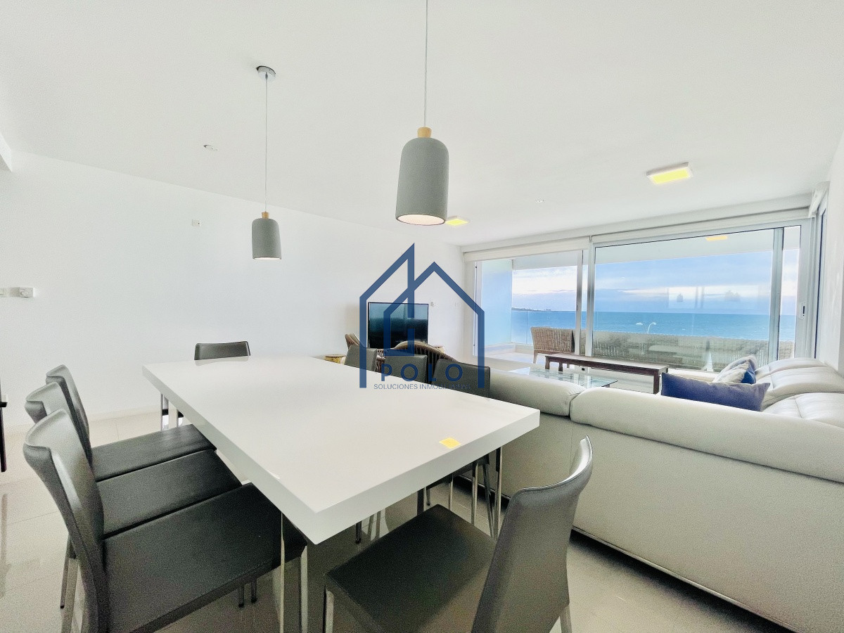 Apartamento ID.111 - Apartamento de 3 Dormitorios y Parrillero Frente al Mar, Playa Mansa