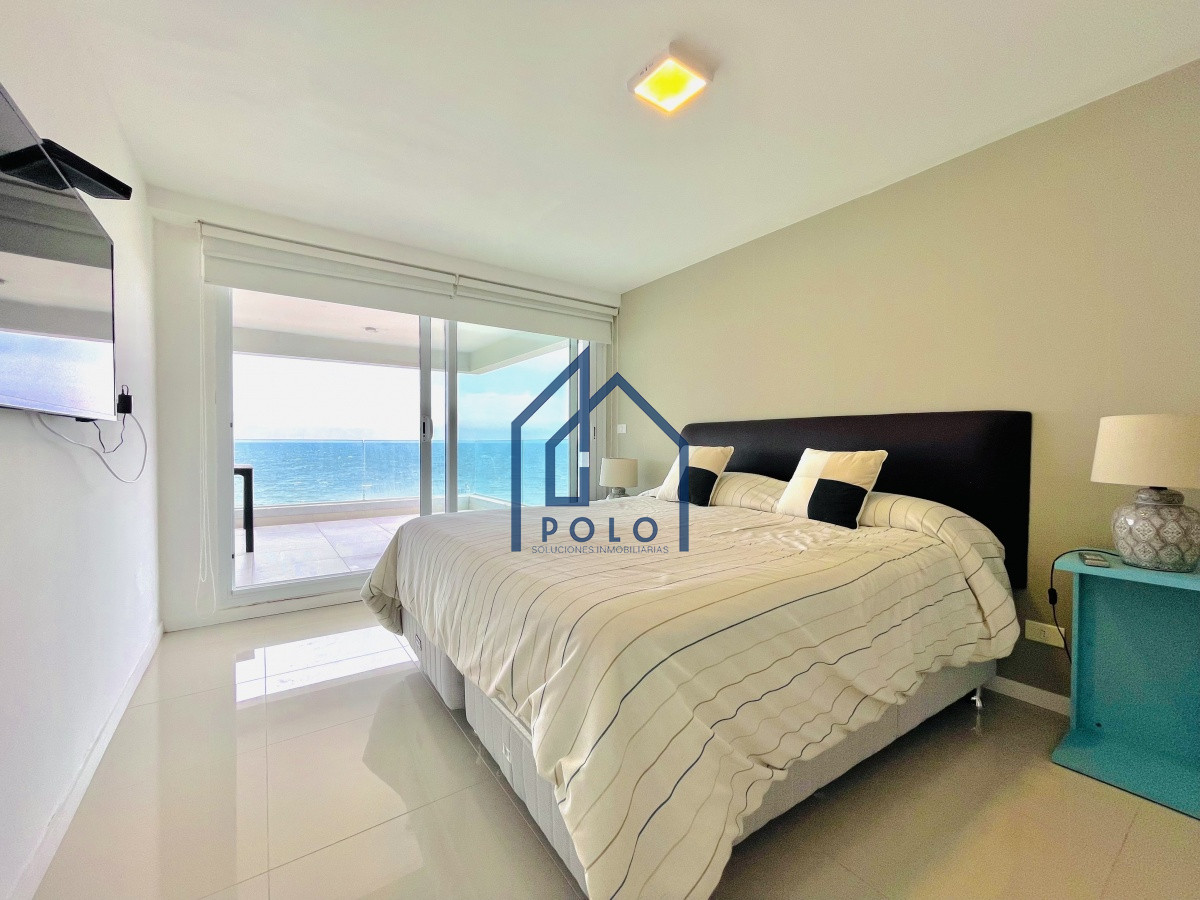Apartamento ID.111 - Apartamento de 3 Dormitorios y Parrillero Frente al Mar, Playa Mansa