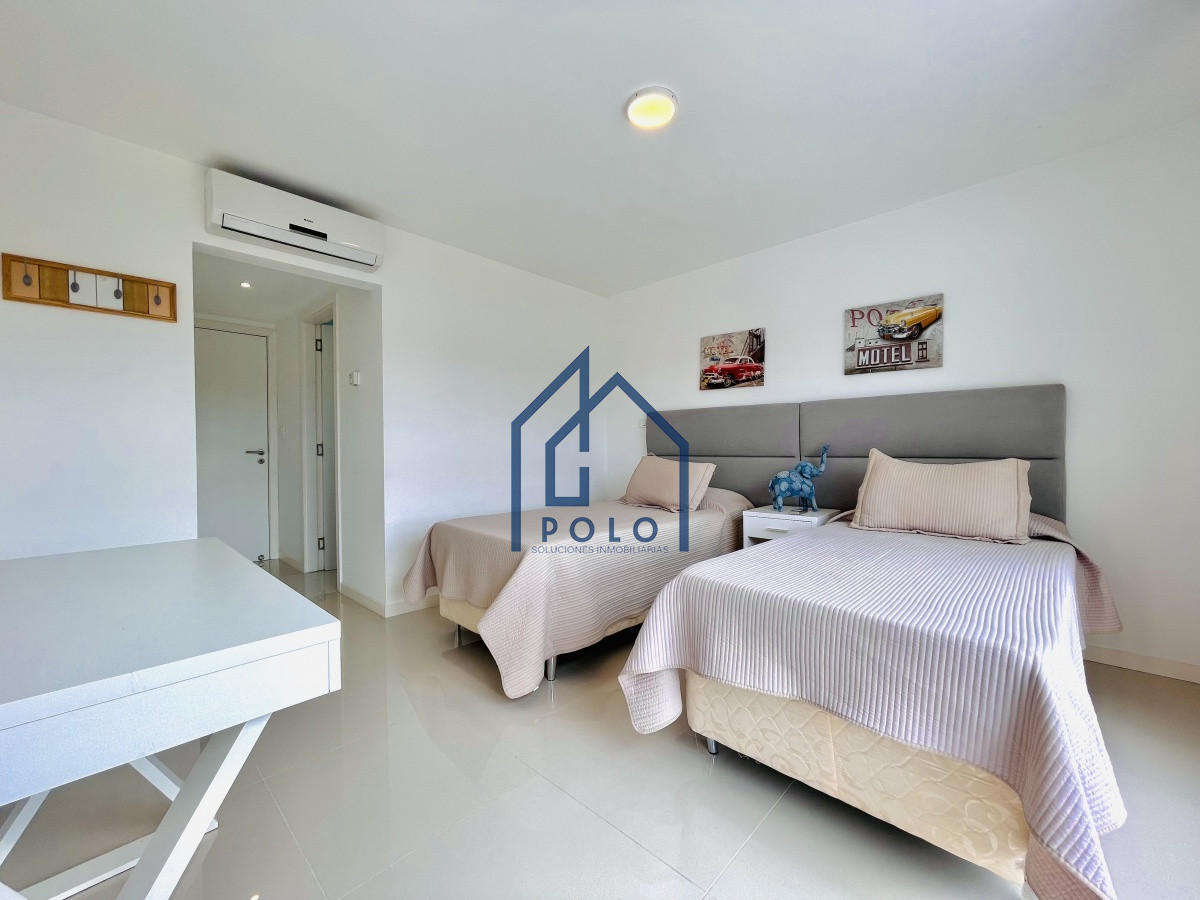 Apartamento ID.111 - Apartamento de 3 Dormitorios y Parrillero Frente al Mar, Playa Mansa