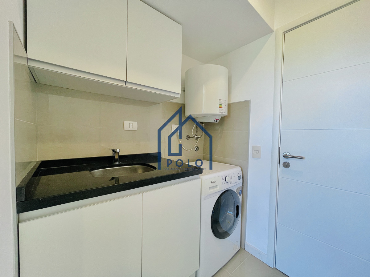 Apartamento ID.151 - Venta Penthouse de 3 Dormitorios en Primera Línea del Mar, Playa Brava Punta del Este