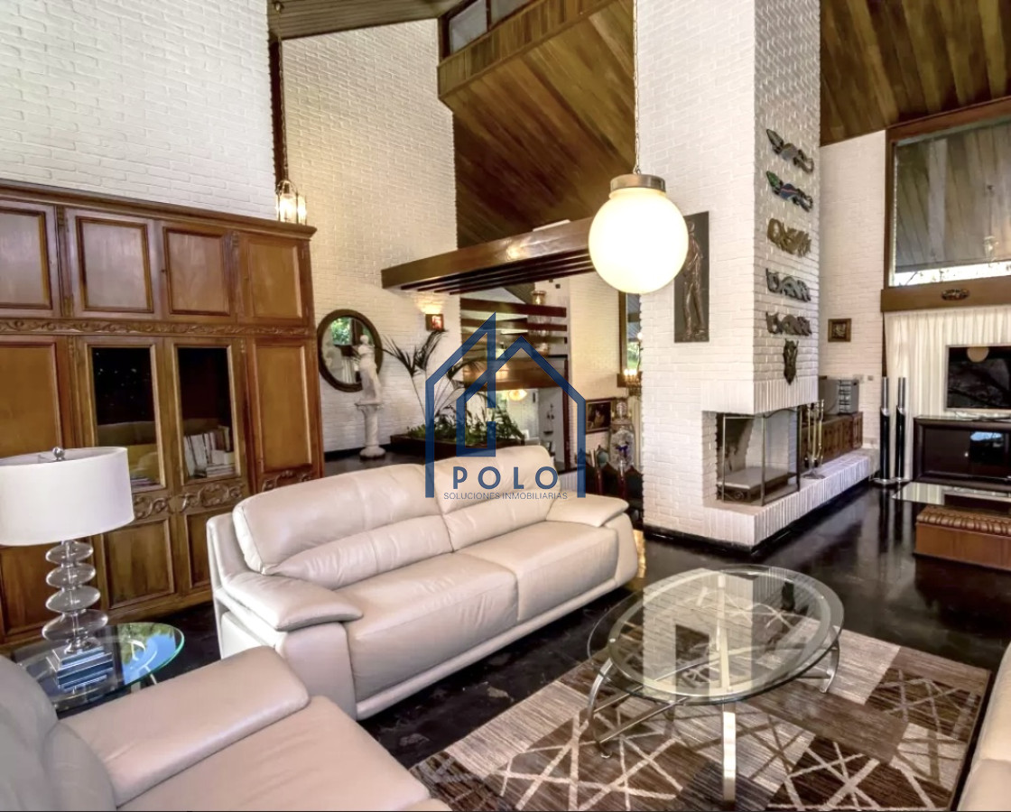 Casa ID.153 - Venta Excelente Casa de 4 Dormitorios en Playa Mansa, Ideal para vivir todo el año