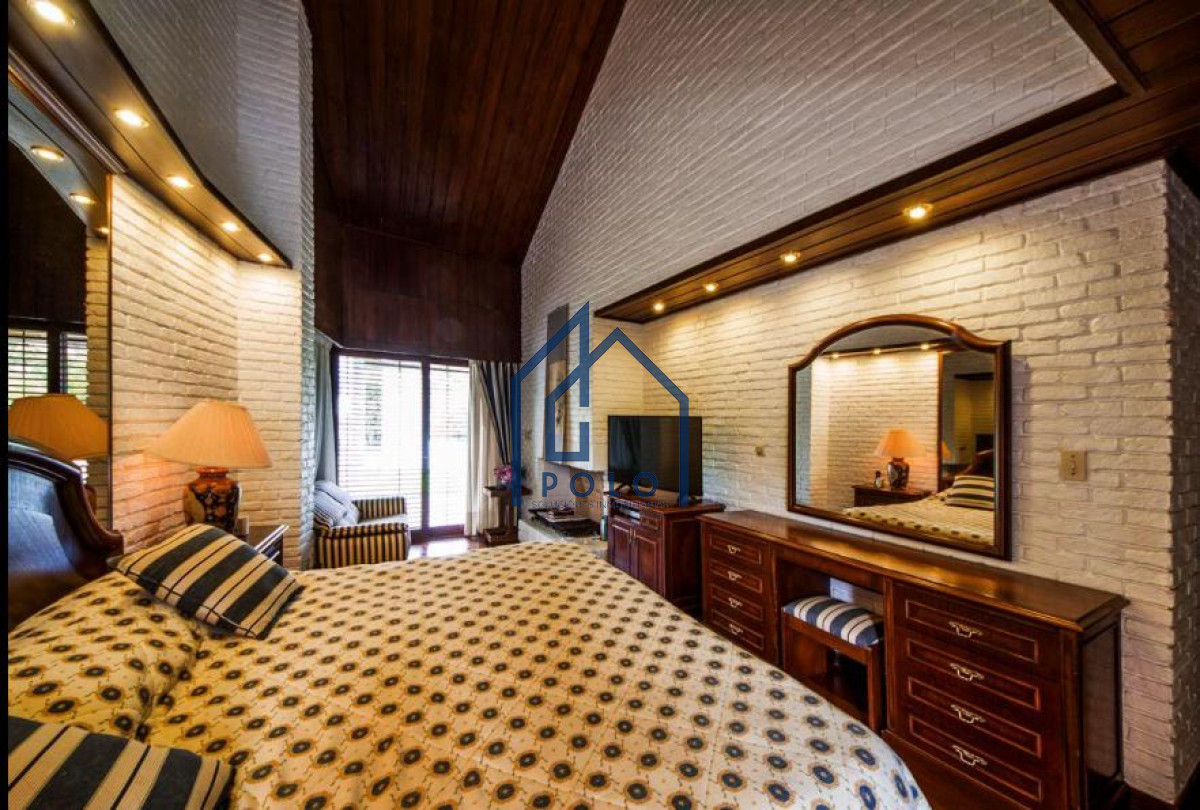 Casa ID.153 - Venta Excelente Casa de 4 Dormitorios en Playa Mansa, Ideal para vivir todo el año