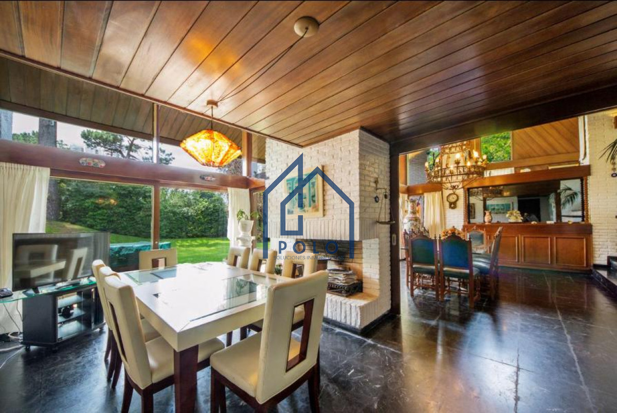 Casa ID.153 - Venta Excelente Casa de 4 Dormitorios en Playa Mansa, Ideal para vivir todo el año