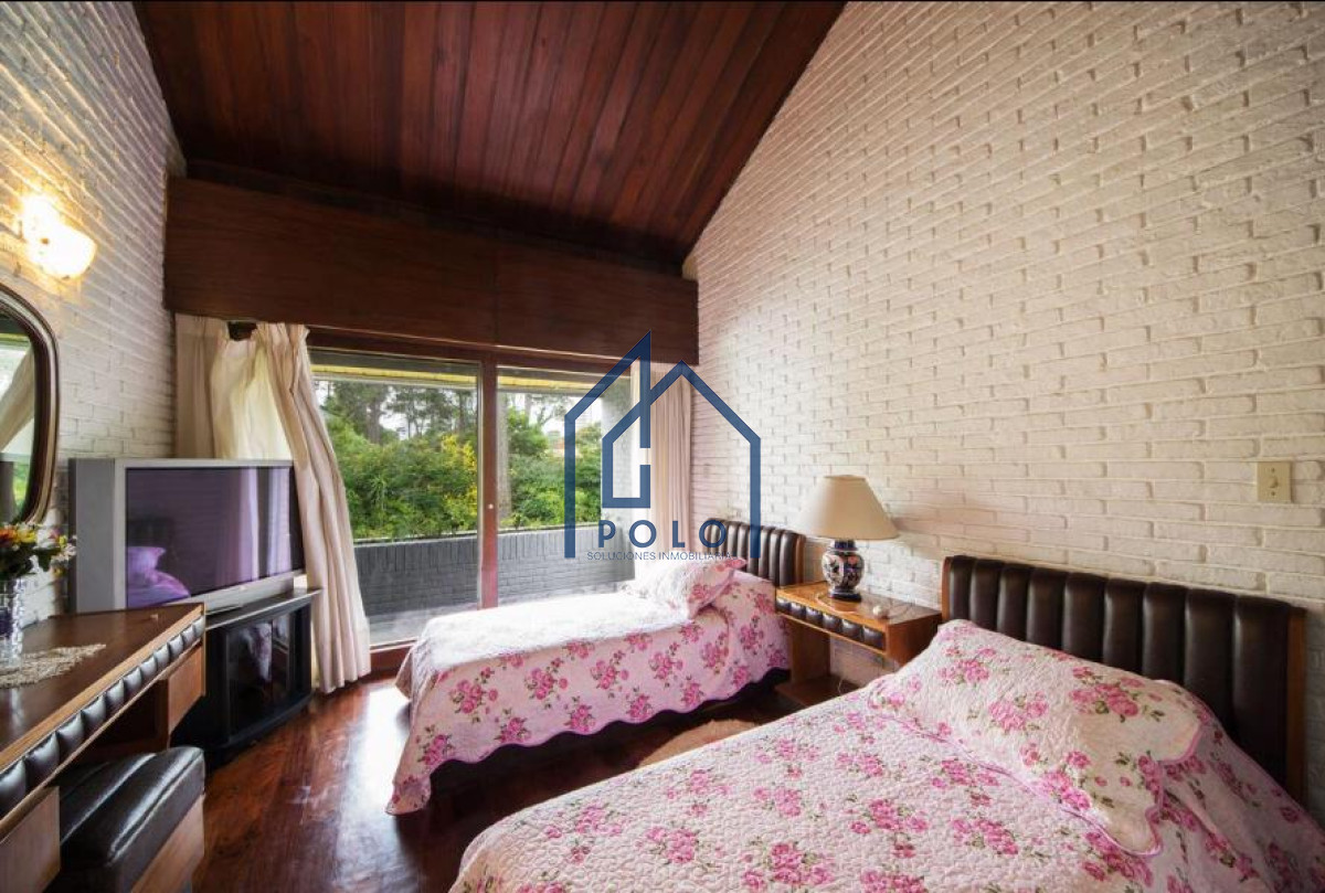 Casa ID.153 - Venta Excelente Casa de 4 Dormitorios en Playa Mansa, Ideal para vivir todo el año