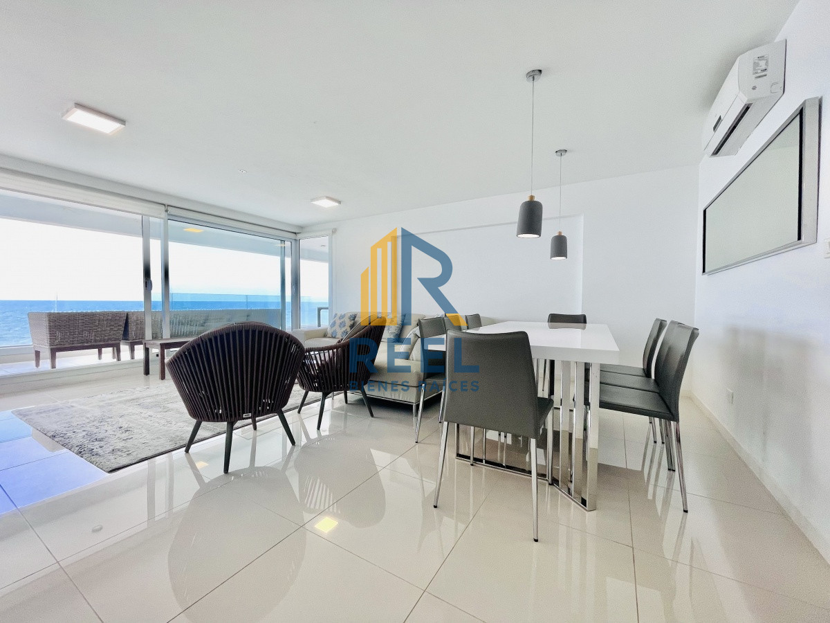 Apartamento ID.200 - Apartamento de 3 Dormitorios y Parrillero Frente al Mar, Playa Mansa