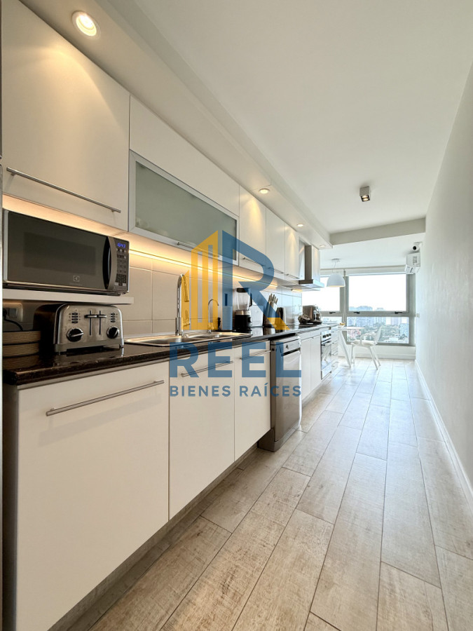 Apartamento ID.309 - Apartamento Penthouse finamente decorado de 3 dormitorios con parrillero propio en venta, Roosevelt Brava, Punta del Este