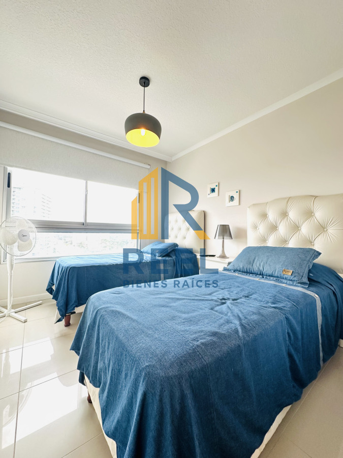 Apartamento ID.195 - Apartamento de 3 Dormitorios en Venta, Ocean Drive Punta del Este Piso 14