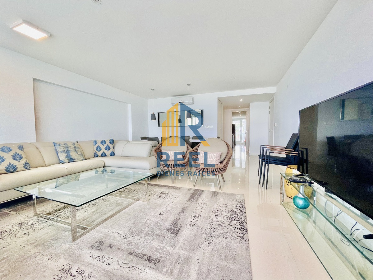 Apartamento ID.200 - Apartamento de 3 Dormitorios y Parrillero Frente al Mar, Playa Mansa