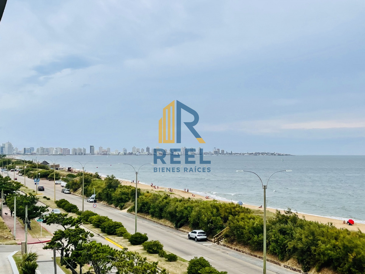 Apartamento ID.200 - Apartamento de 3 Dormitorios y Parrillero Frente al Mar, Playa Mansa