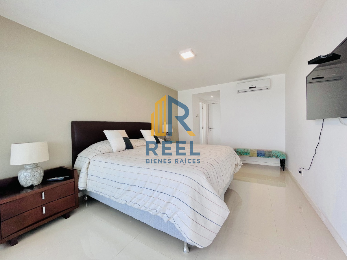Apartamento ID.200 - Apartamento de 3 Dormitorios y Parrillero Frente al Mar, Playa Mansa