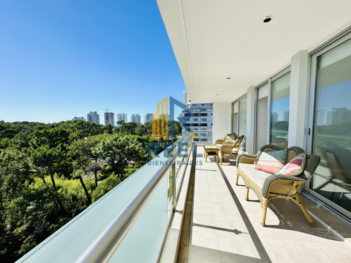 Apartamento ID.24 - Moderno Apartamento de dos Dormitorios sobre Roosevelt en Venta