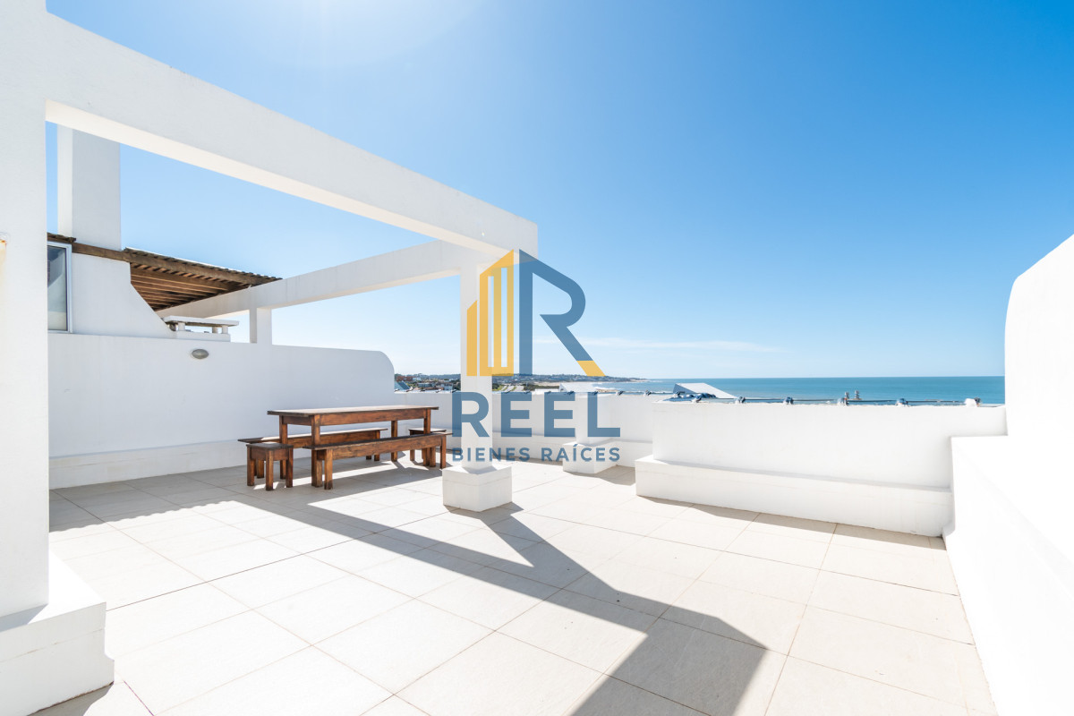 Apartamento ID.81 - Venta y alquiler temporario de apartamento penthouse de tres dormitorios en playa Montoya