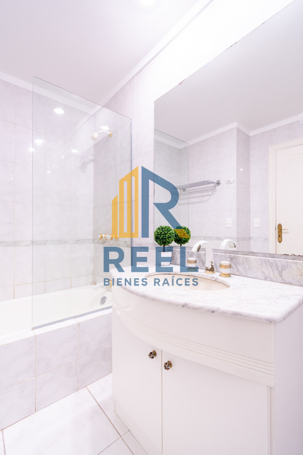 Apartamento ID.81 - Venta y alquiler temporario de apartamento penthouse de tres dormitorios en playa Montoya