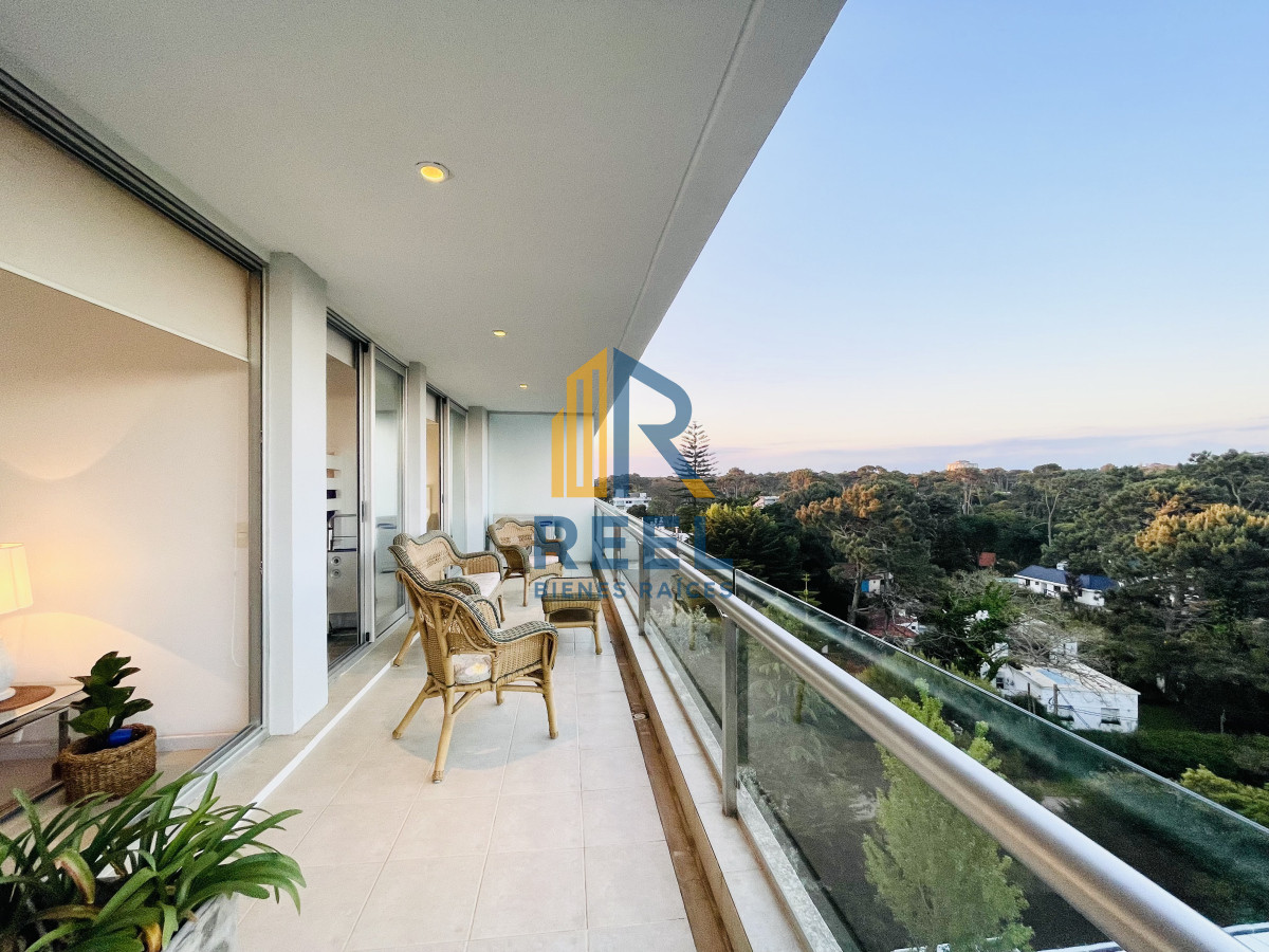 Apartamento ID.24 - Moderno Apartamento de dos Dormitorios sobre Roosevelt en Venta