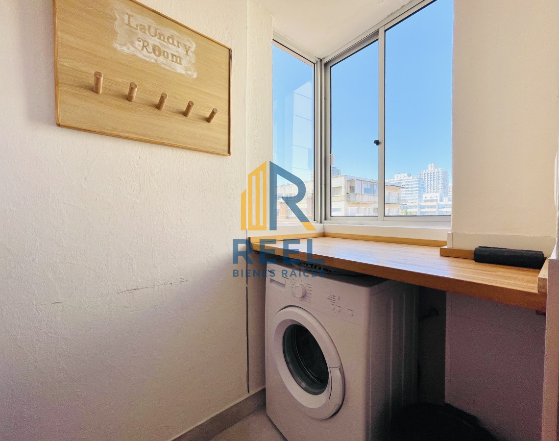 Apartamento ID.22 - Apartamento de 2 Dormitorios en playa El Emir, Punta del Este - Venta y Alquiler de Verano