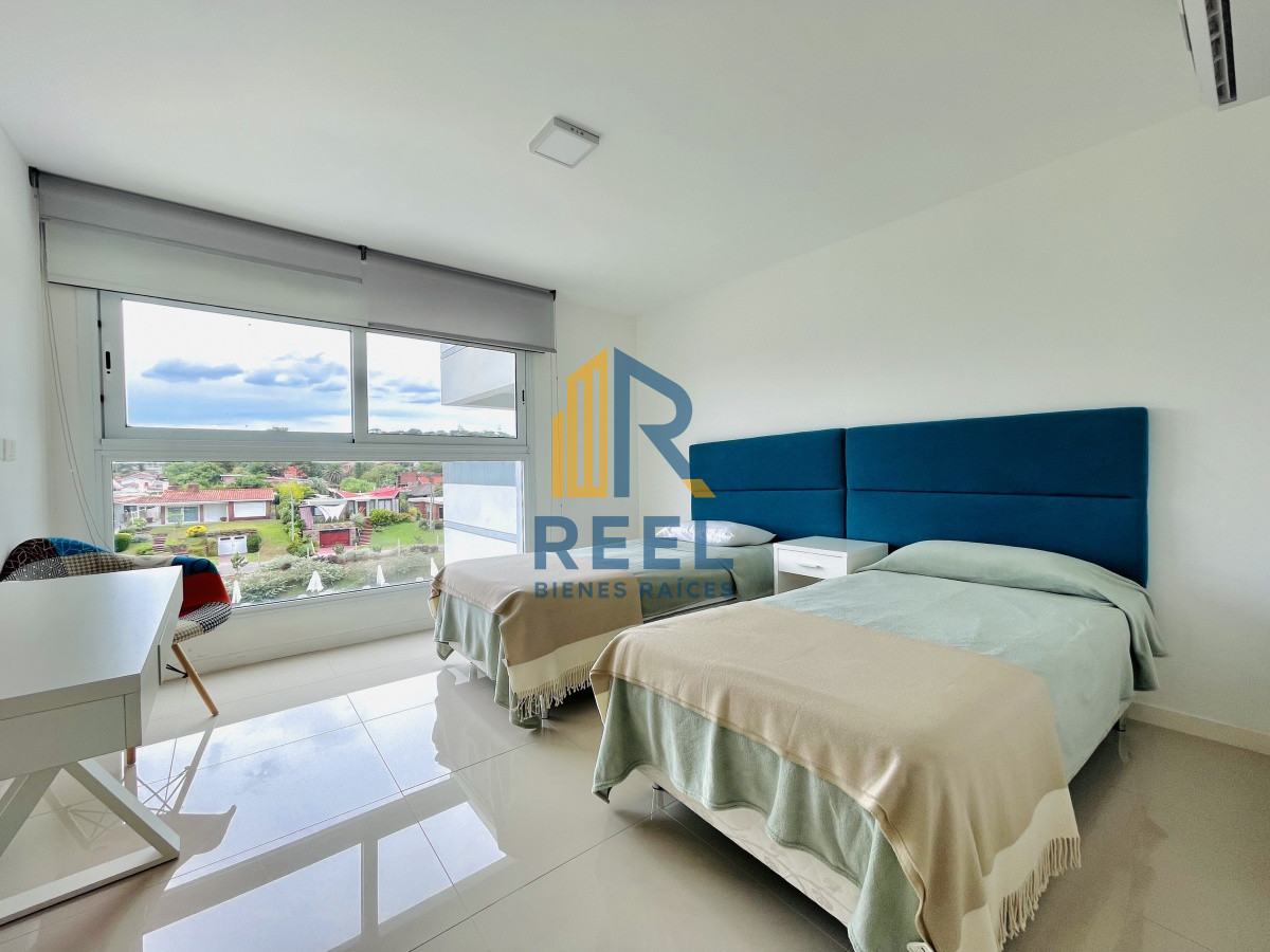Apartamento ID.200 - Apartamento de 3 Dormitorios y Parrillero Frente al Mar, Playa Mansa