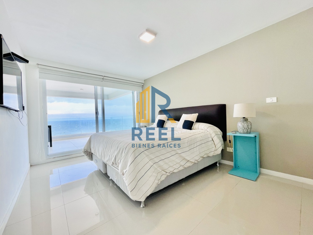Apartamento ID.200 - Apartamento de 3 Dormitorios y Parrillero Frente al Mar, Playa Mansa