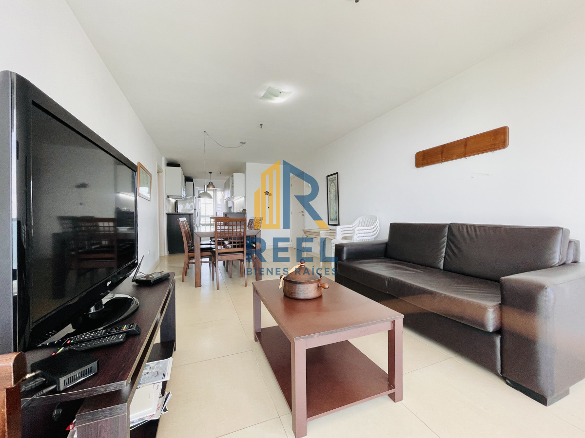 Apartamento ID.12 - Apartamento de 2 Dormitorios, Vista al Mar y Parrillero en Playa Mansa, Venta