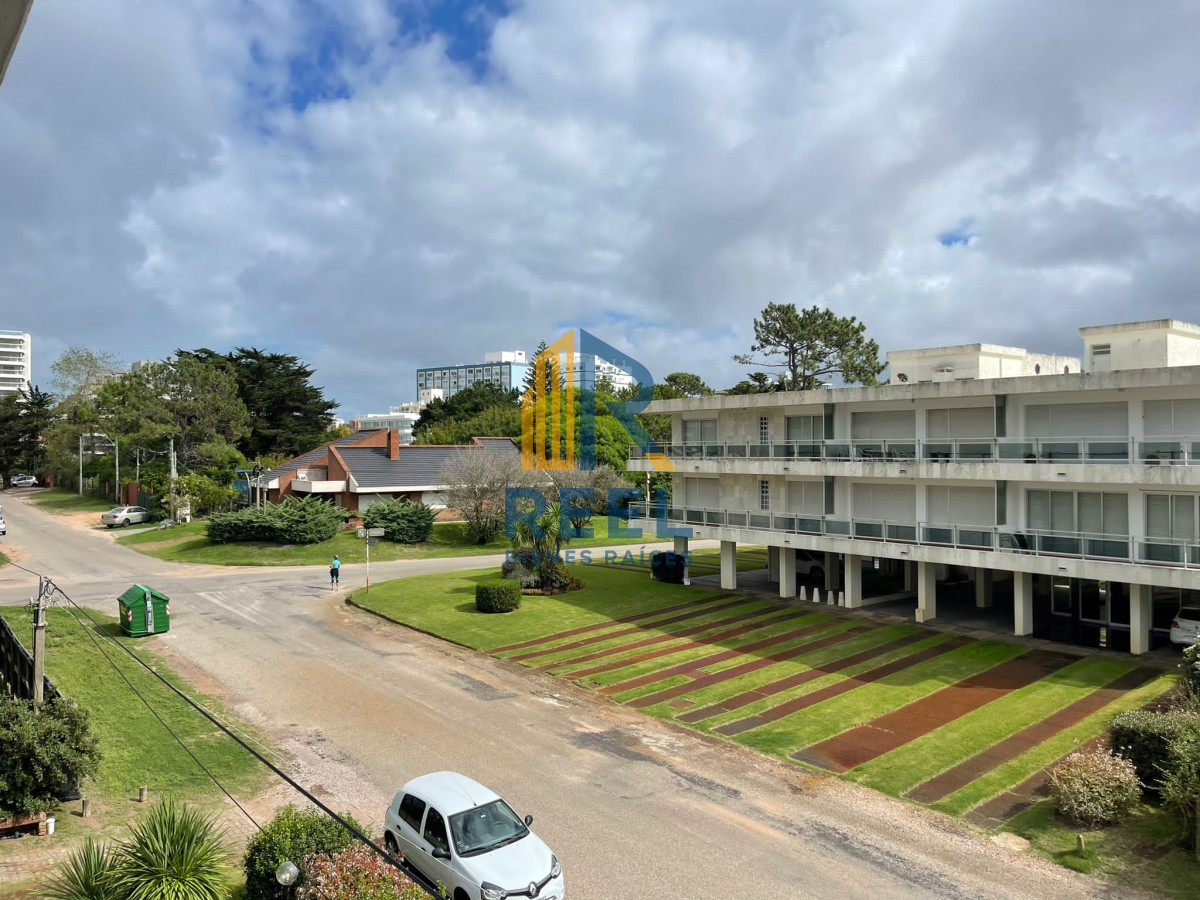 Apartamento ID.13 - Apartamento de 2 Dormitorios en Aidy Grill a Pocos Metros de Playa Brava - Venta