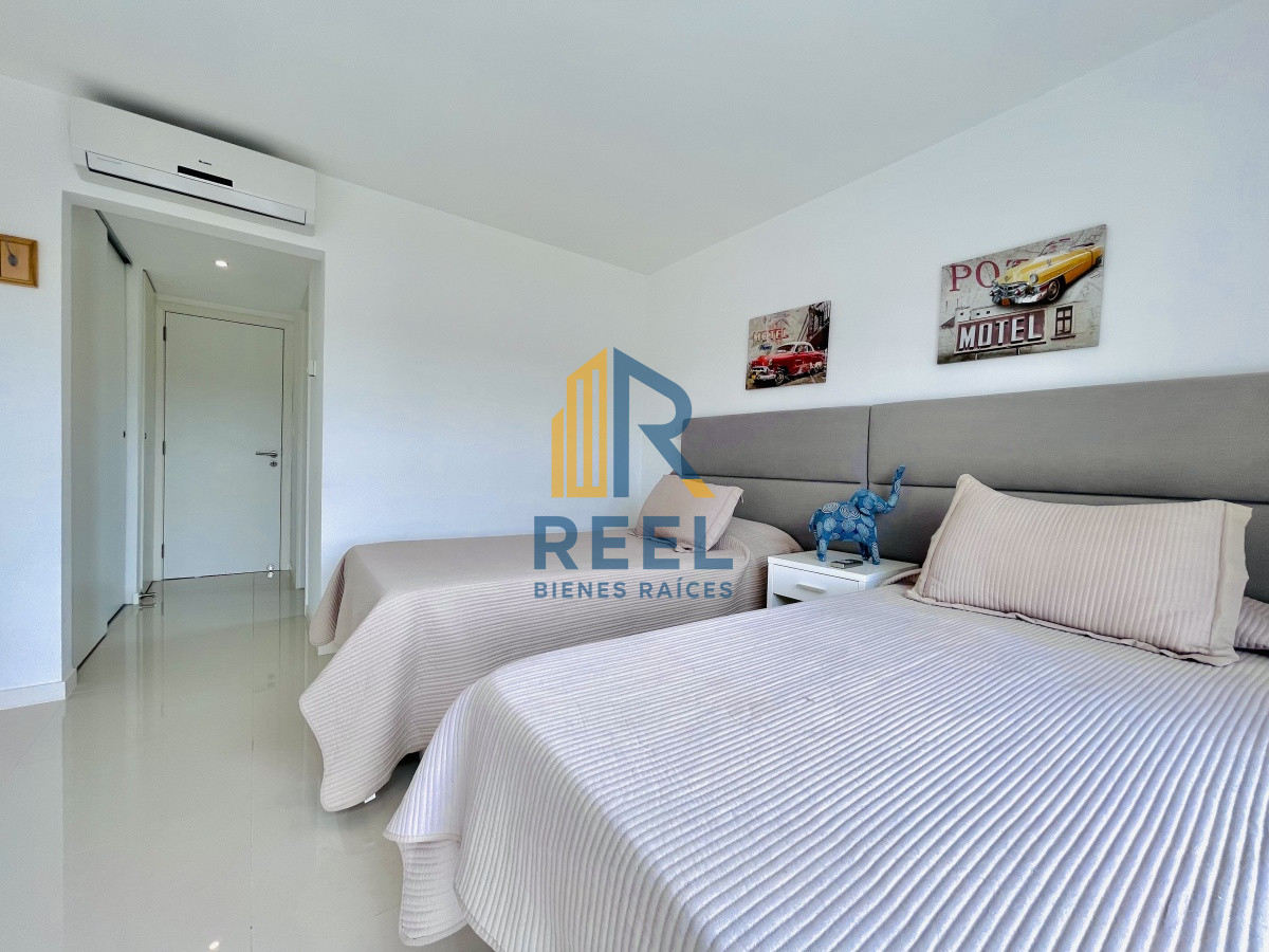 Apartamento ID.200 - Apartamento de 3 Dormitorios y Parrillero Frente al Mar, Playa Mansa