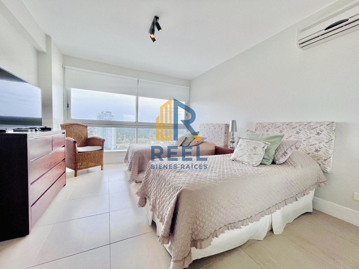Apartamento ID.59 - Le Parc, Alquiler Temporal 2 dormitorios Primera linea Playa Brava. Punta del Este 