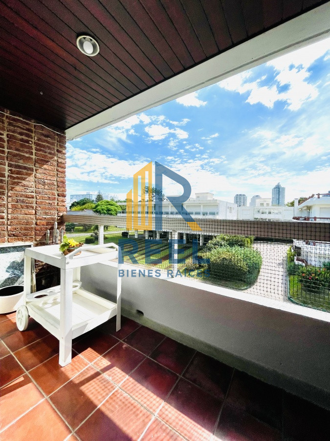 Apartamento ID.13 - Apartamento de 2 Dormitorios en Aidy Grill a Pocos Metros de Playa Brava - Venta