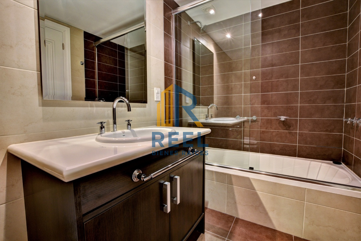 Apartamento ID.79 - Apartamento de 3 Dormitorios en Imperiale, Frente al Mar  - Oportunidad en Venta
