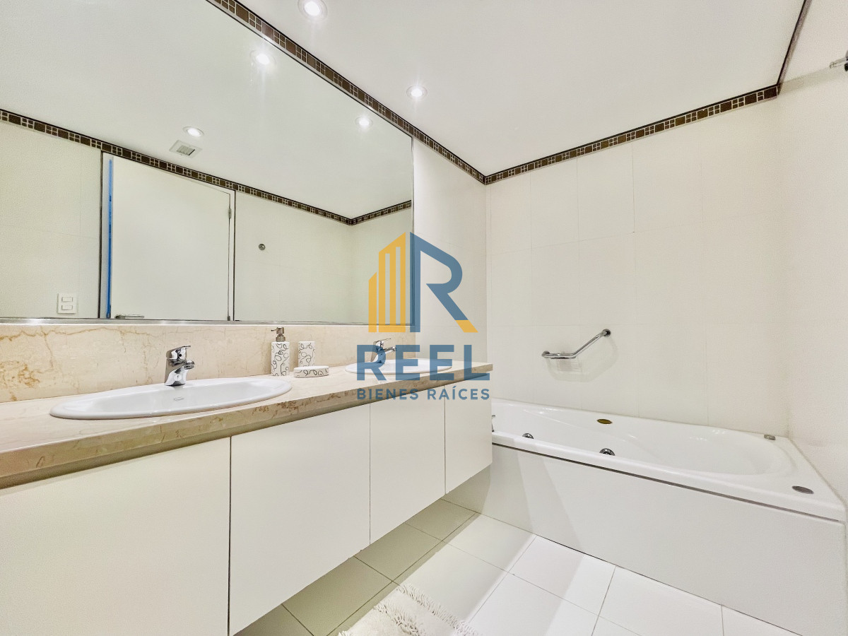 Apartamento ID.59 - Le Parc, Alquiler Temporal 2 dormitorios Primera linea Playa Brava. Punta del Este 