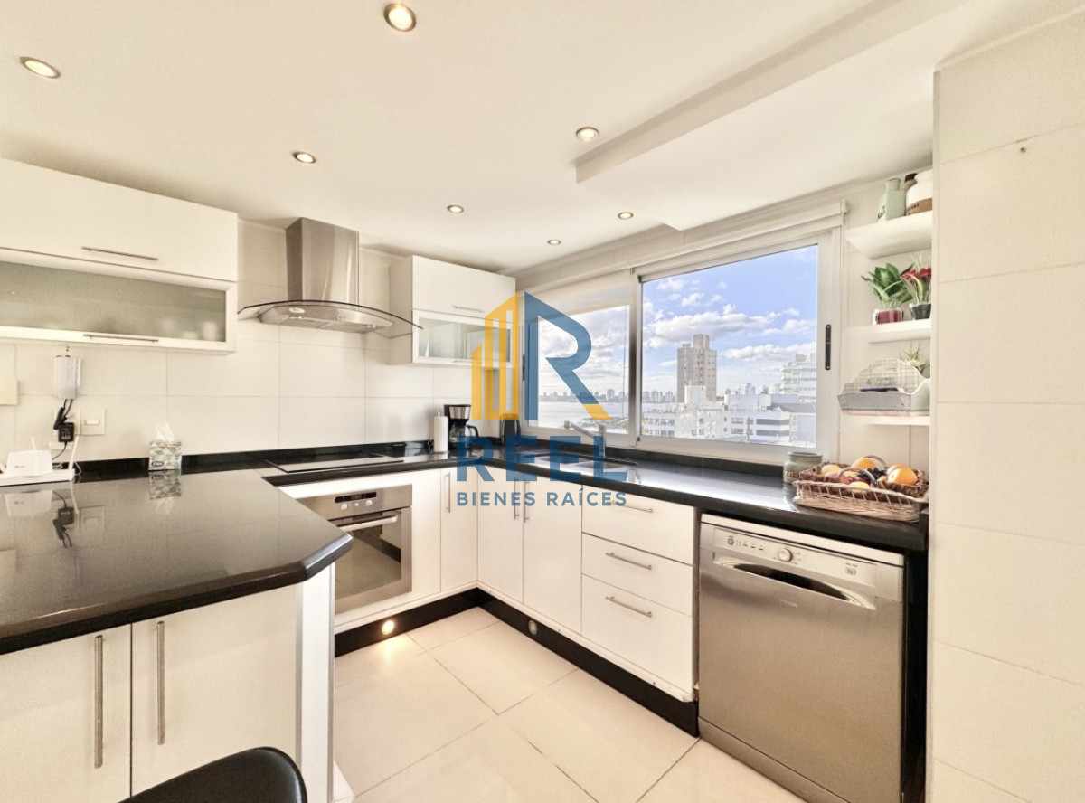 Apartamento ID.76 - Apartamento de 6 Dormitorios Frente al Puerto de Punta del Este