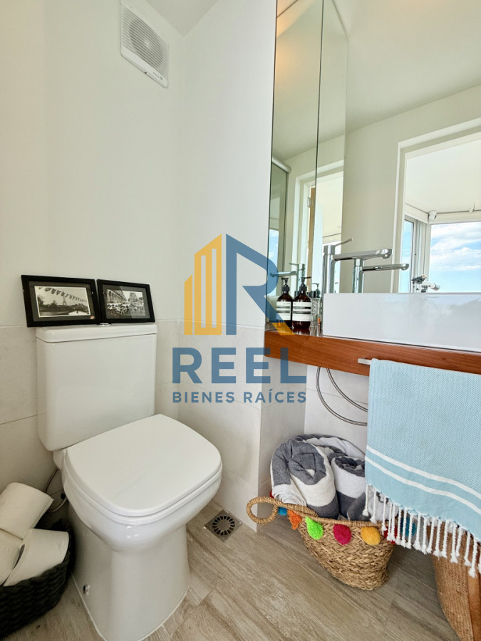 Apartamento ID.309 - Apartamento Penthouse finamente decorado de 3 dormitorios con parrillero propio en venta, Roosevelt Brava, Punta del Este