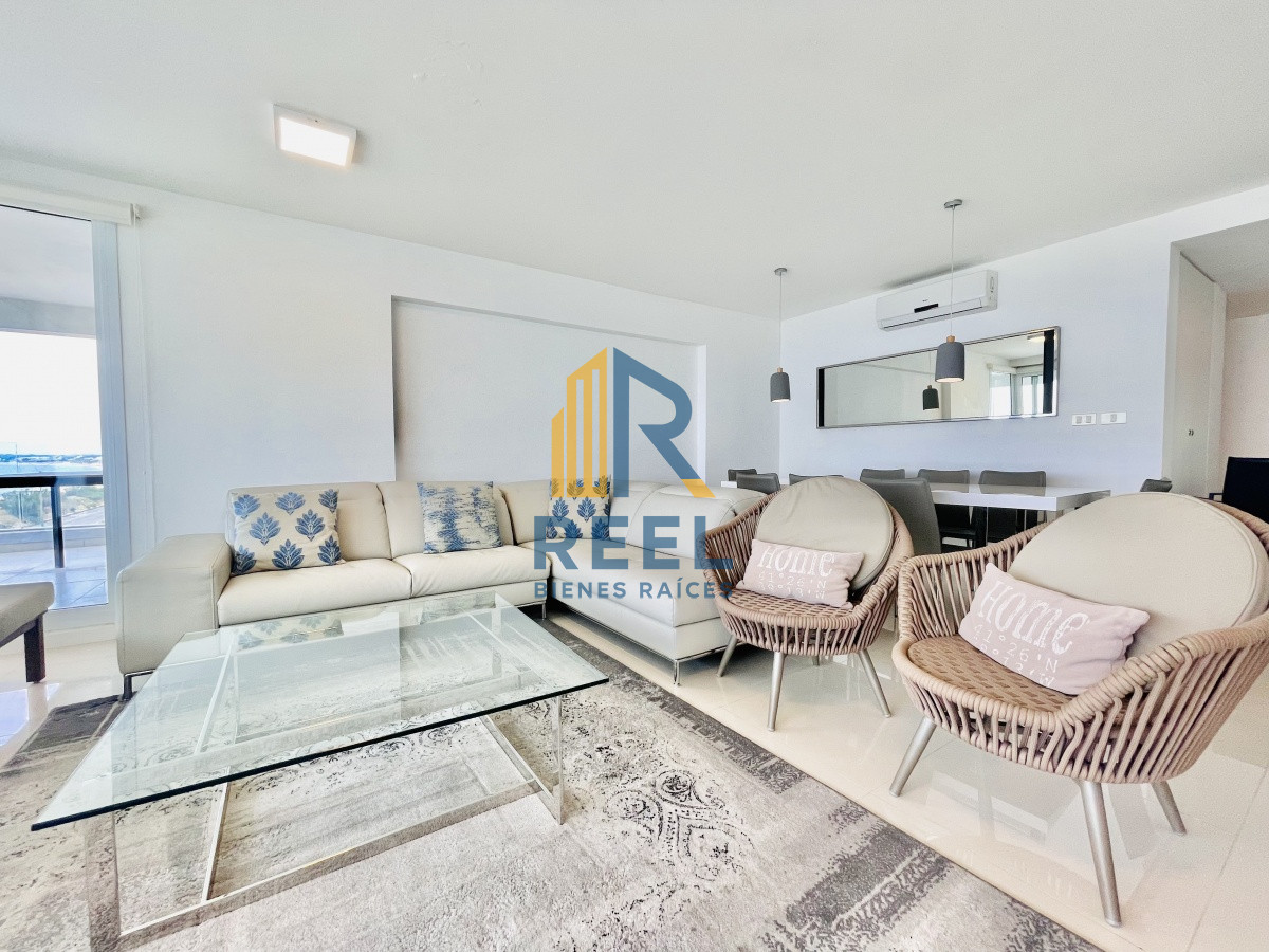 Apartamento ID.200 - Apartamento de 3 Dormitorios y Parrillero Frente al Mar, Playa Mansa