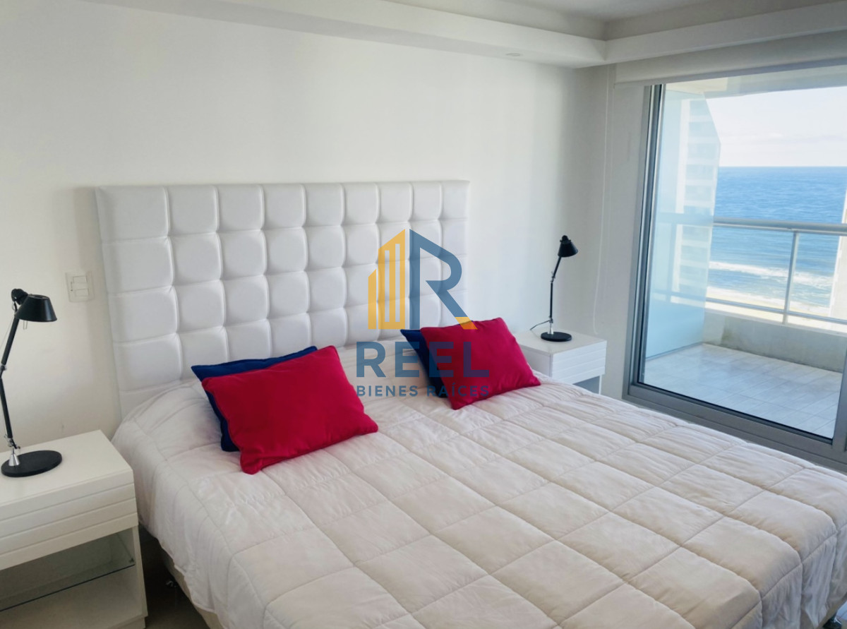 Apartamento ID.196 - Alquiler temporal de apartamento de 2 dormitorios con parrillero en Playa Brava frente al MAR