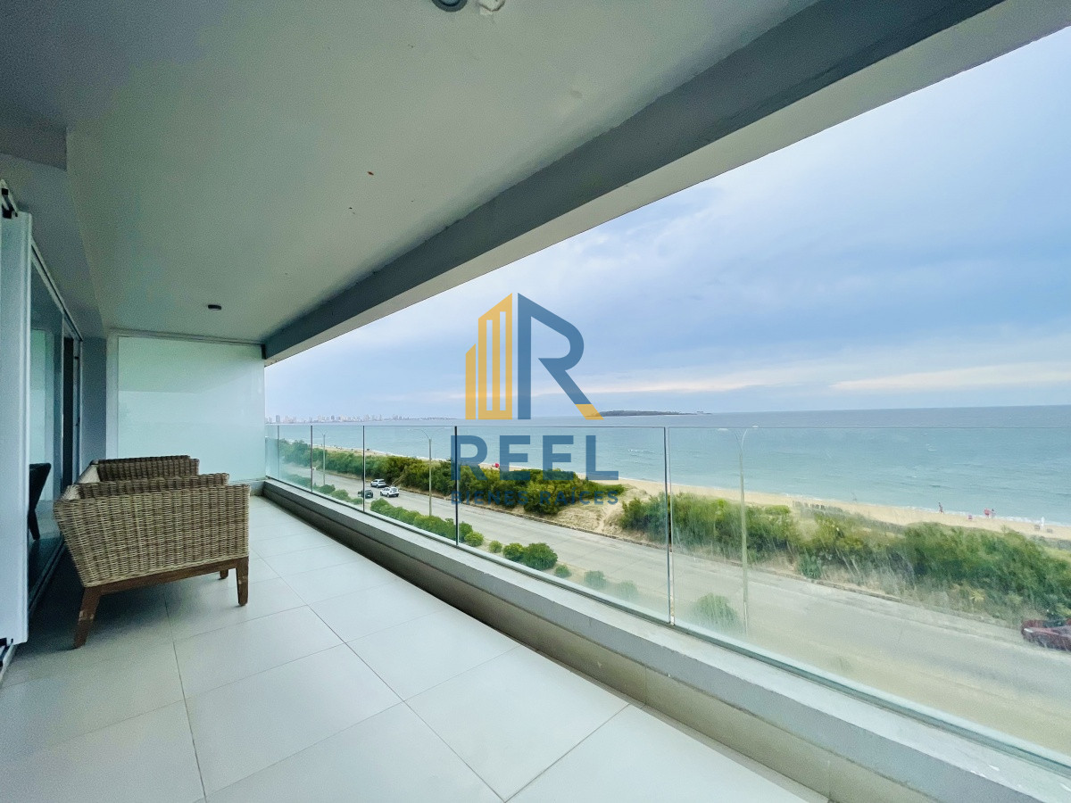 Apartamento ID.200 - Apartamento de 3 Dormitorios y Parrillero Frente al Mar, Playa Mansa