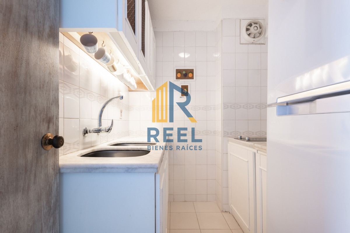 Apartamento ID.225 - Apartamento de 2 Dormitorios frente al Mar, en Venta, Península de Punta del Este