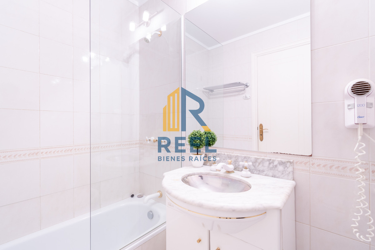 Apartamento ID.81 - Venta y alquiler temporario de apartamento penthouse de tres dormitorios en playa Montoya